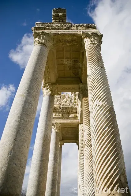 Aydın Ayaydın Kimdir?